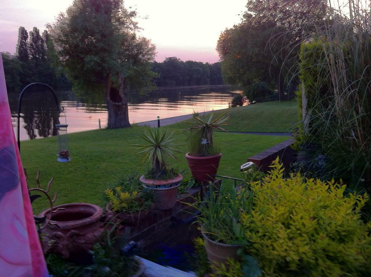 Chiswick Riviera With Free Parking Bed & Breakfast Londra Dış mekan fotoğraf
